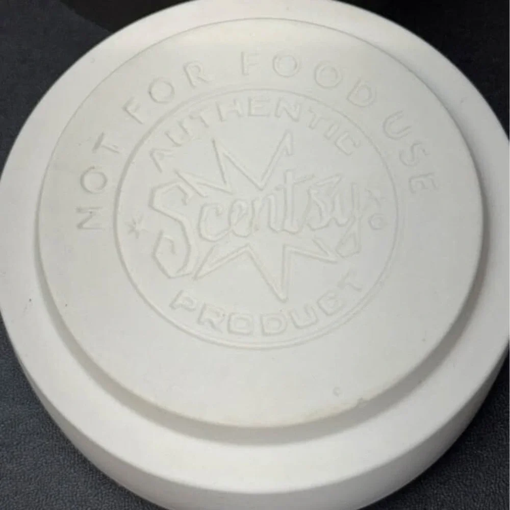 Scentsy Core Glowing Full Sz‎ Warmer, 3 Wraps Loom+Nativity+Halloween+Stand HTF